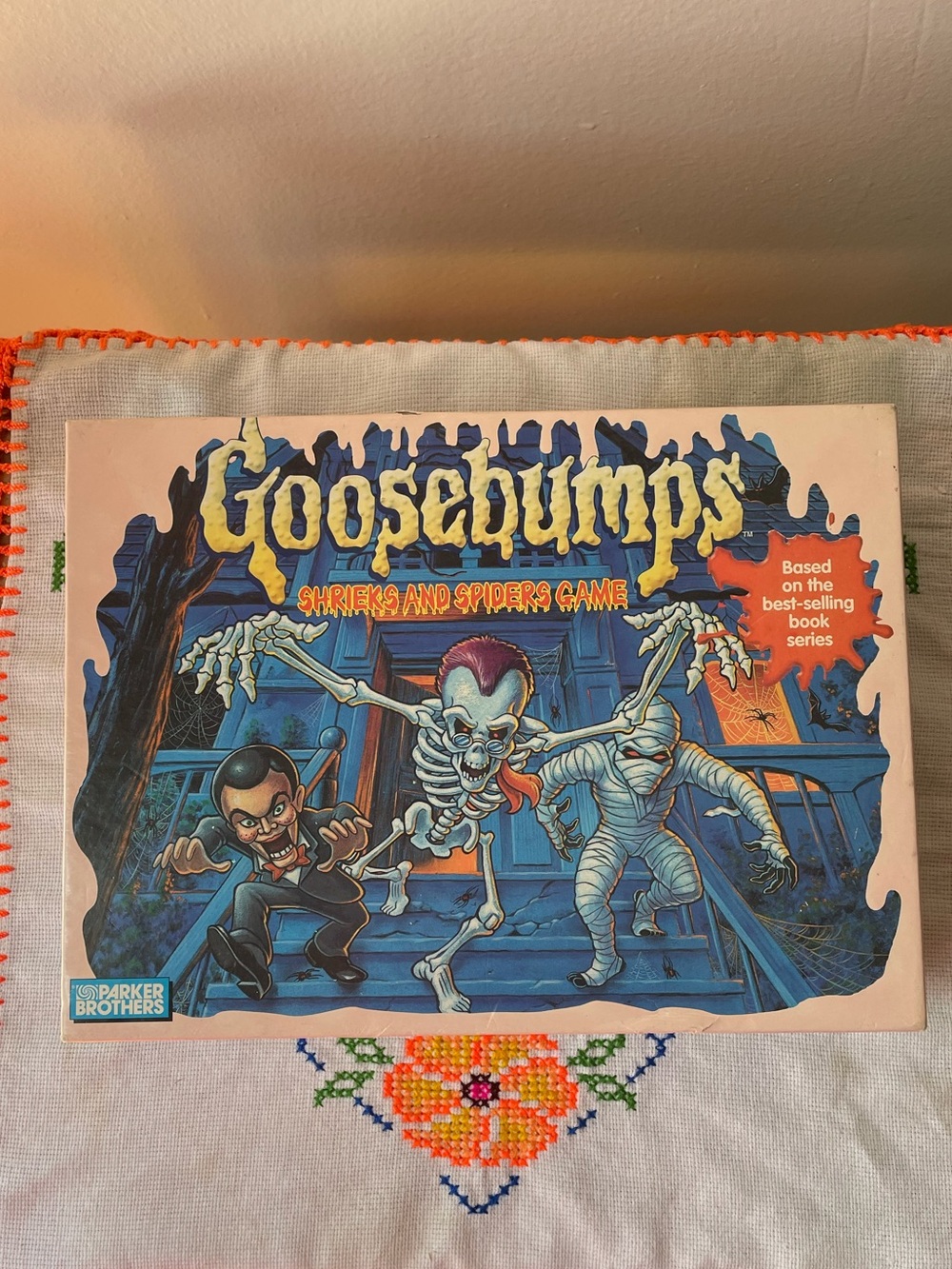 Vintage 1995 Goosebumps Shrieks & Spiders Board Game